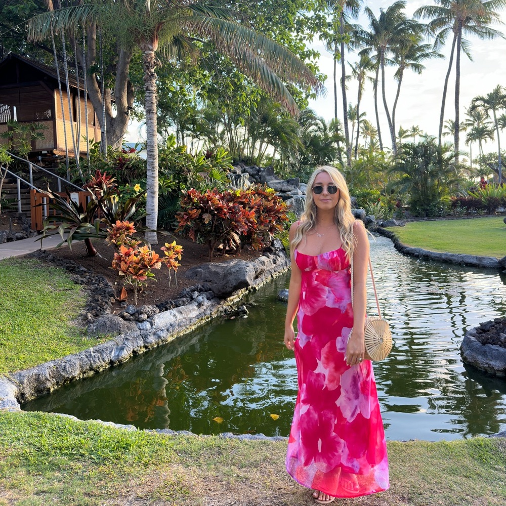 The perfect gorgeous floral vacation dress